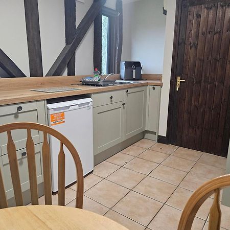 The Swan Inn Hilborough 외부 사진
