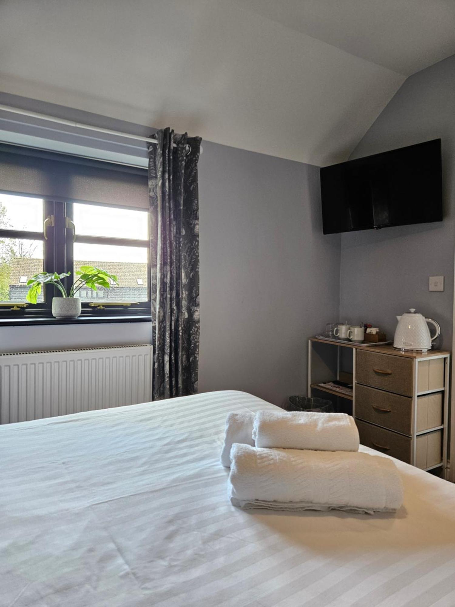 The Swan Inn Hilborough 외부 사진